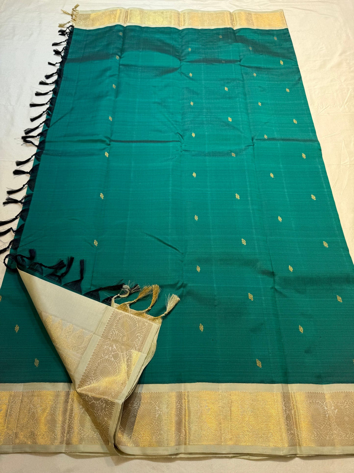 Deep Teal zari butta Korvai Kanjivaram saree detail