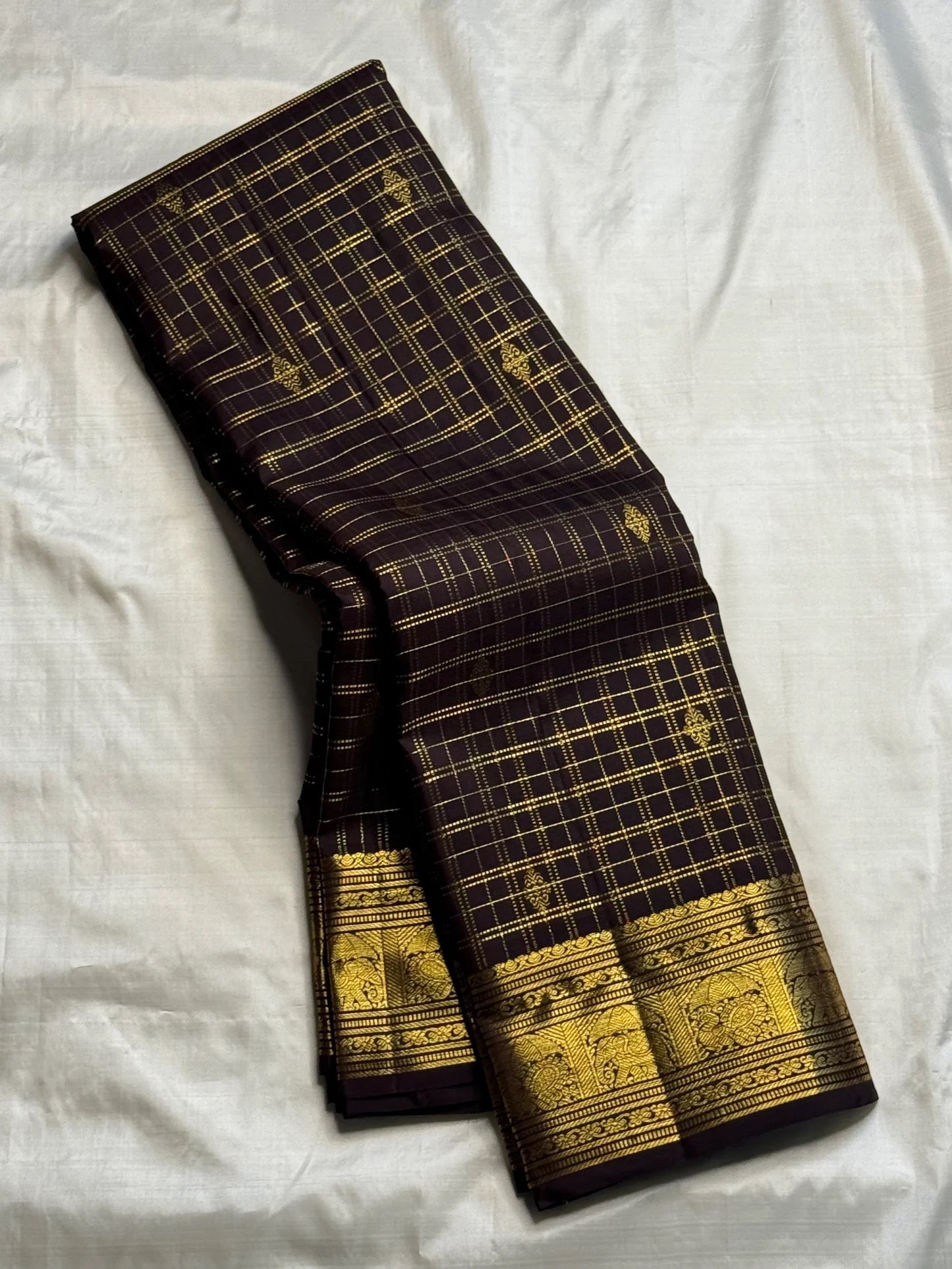 Self-border with dense gold zari on deep violet plum Kancheepuram pure silk saree — Idam Living
