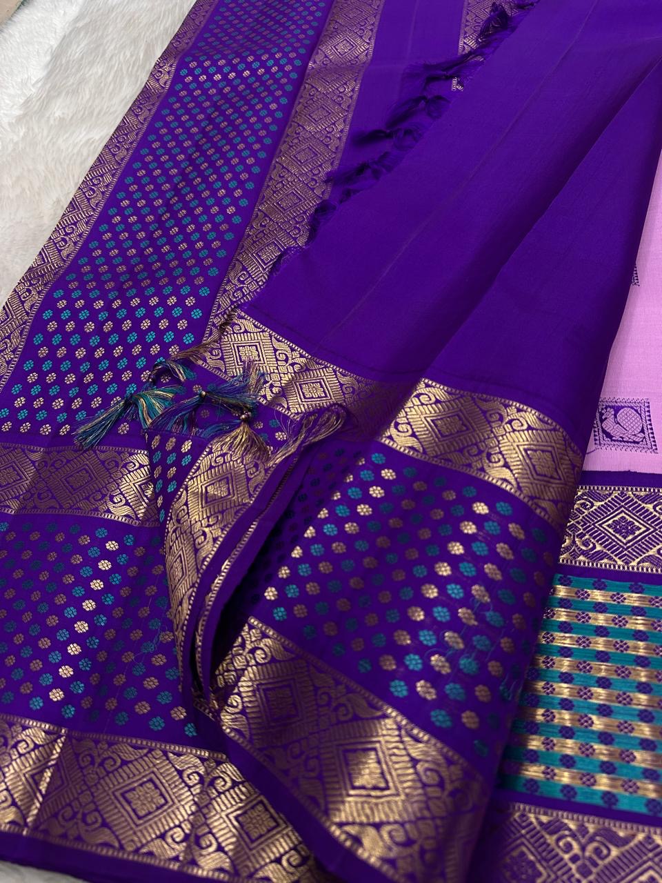 Lavender Pink pure silk Kanchipuram Rettapet saree, pallu view showing the silk and ornamental weave