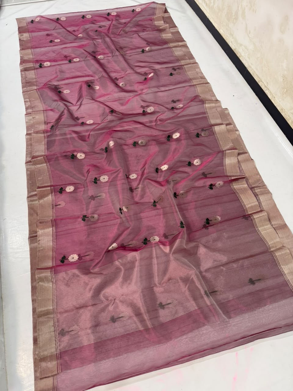 Purple Chanderi saree with contrasting silver-toned pallu