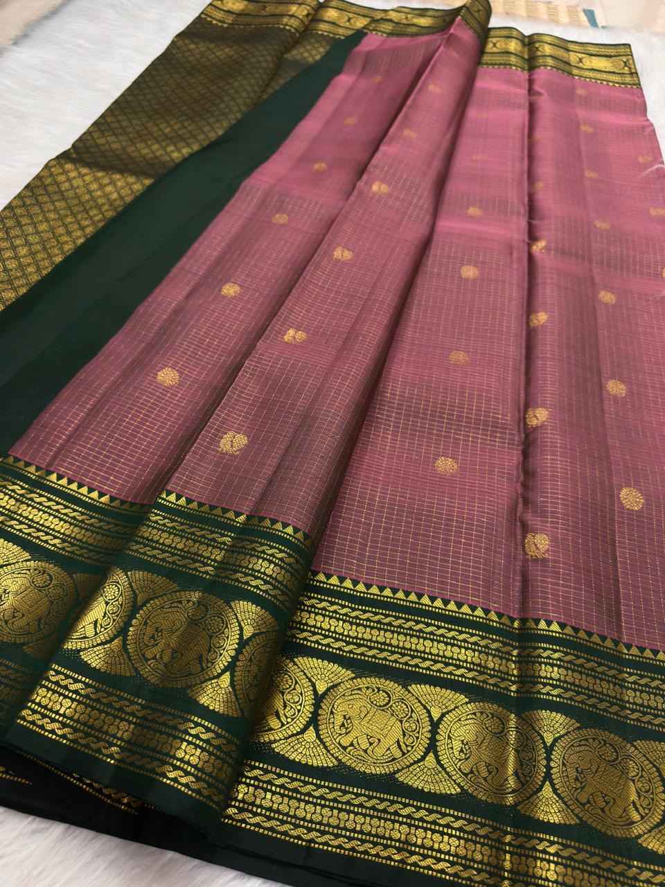 Dusty Mauve Kanchipuram Zari Kattam saree — folded view