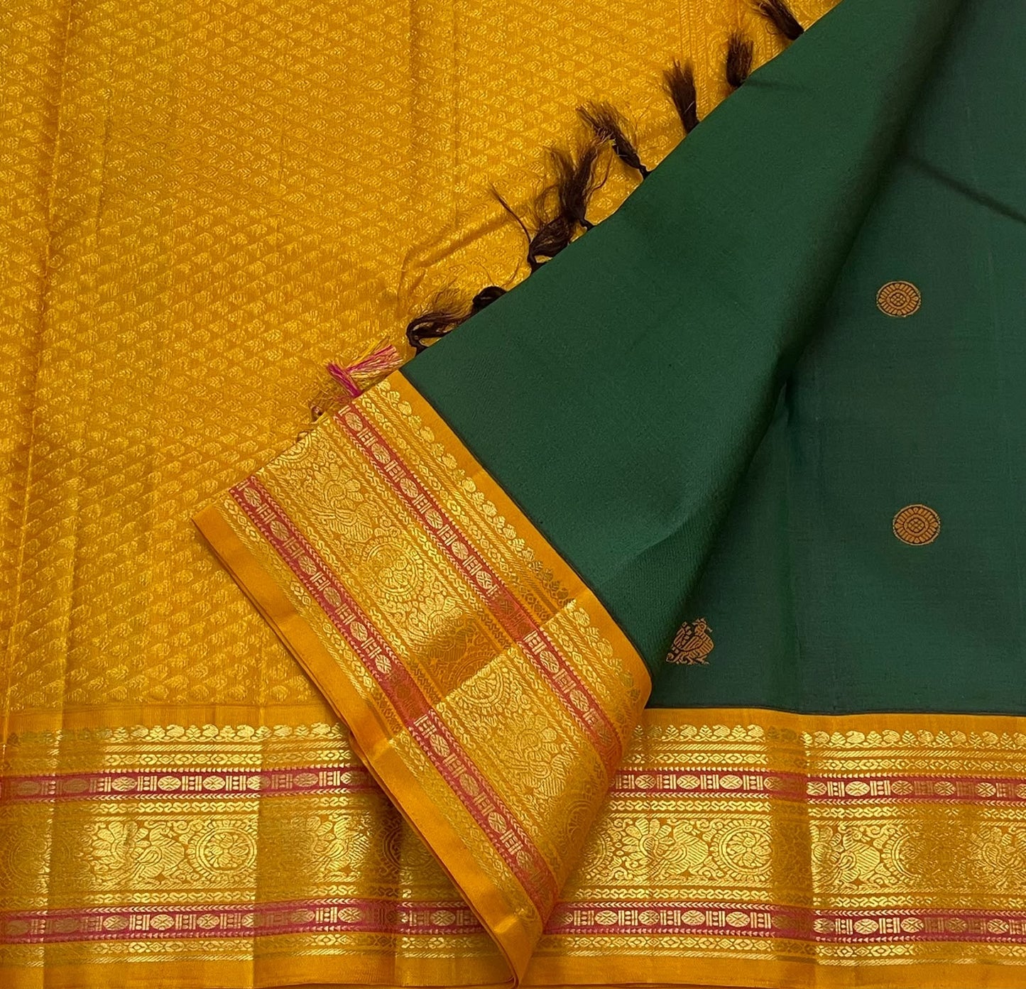 Deep Emerald Green Handwoven Pure Silk Kanjivaram Pattupet Saree with Turmeric Gold Border