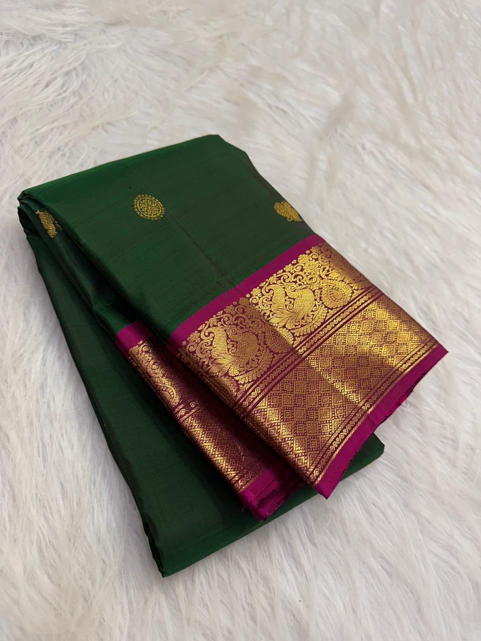 Emerald Green Handwoven Pure Silk Kanjeevaram Saree with Raspberry Pink Mayil Korvai Border