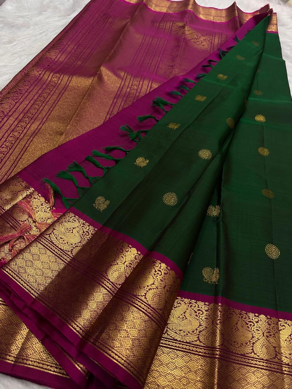 Emerald Green Handwoven Pure Silk Kanjeevaram Saree with Raspberry Pink Mayil Korvai Border