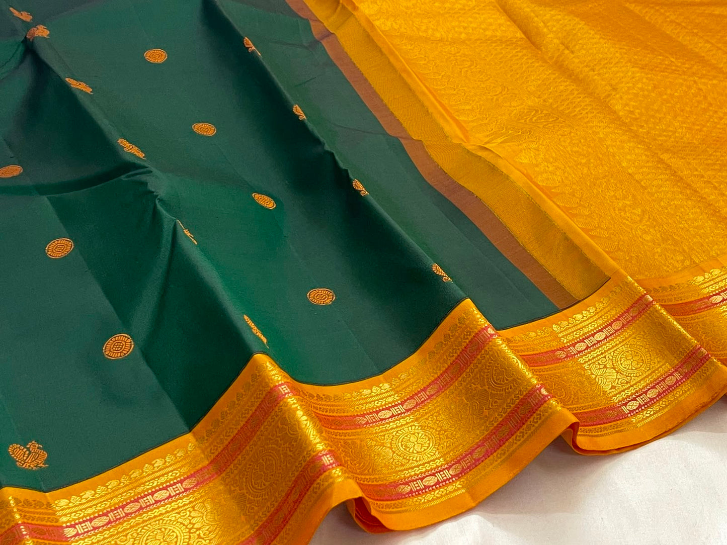 Deep Emerald Green Handwoven Pure Silk Kanjivaram Pattupet Saree with Turmeric Gold Border