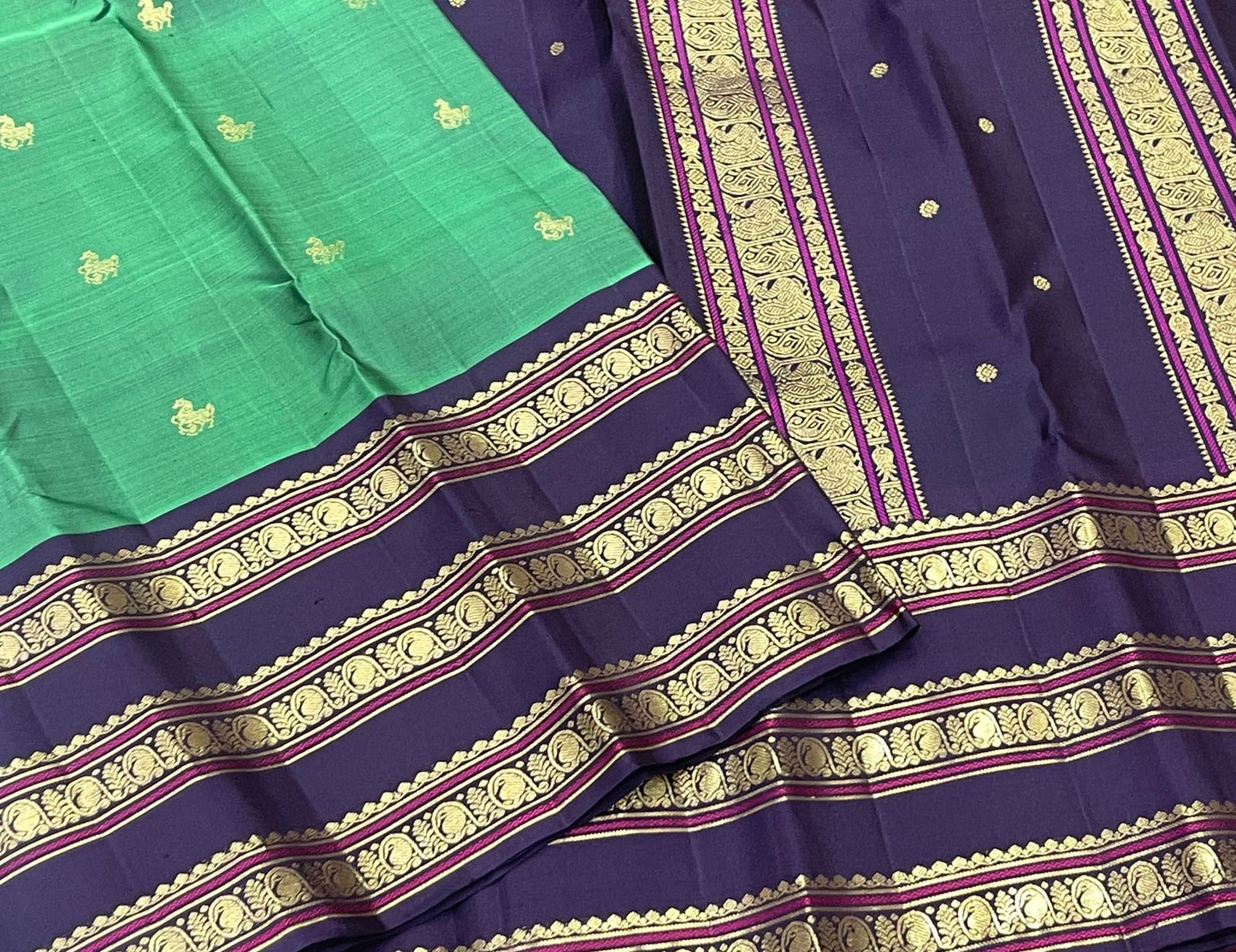 Emerald Green pure silk Kanjeevaram Varisaipet saree with Deep Purple gold zari border.