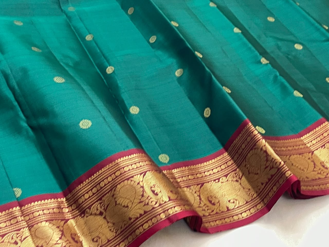 Emerald Teal Green Handwoven Pure Silk Kanchi Pattu Saree with Round Zari Buttas and Raspberry Red Pallu