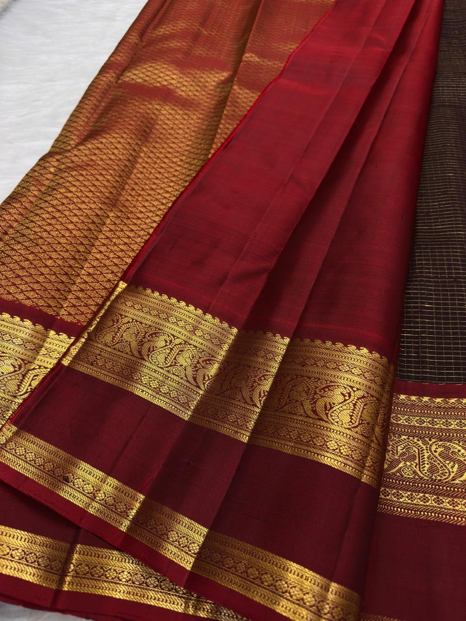 Espresso Brown Zari Kattam Kanchipuram silk saree with gold checks