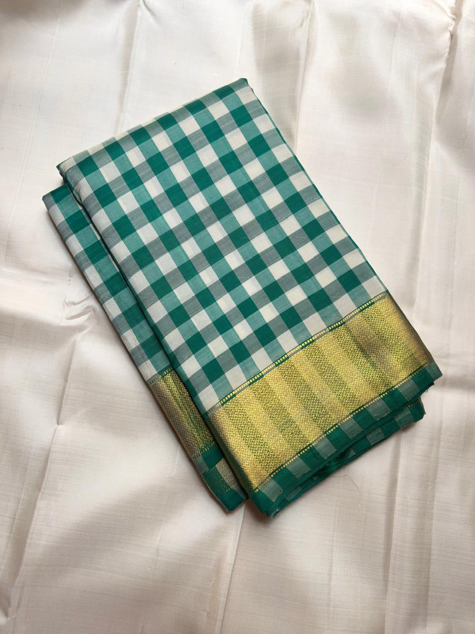 Fresh Green and Ivory Lightweight Kanchipuram Kattam Saree with Seer Pallu showing full saree
