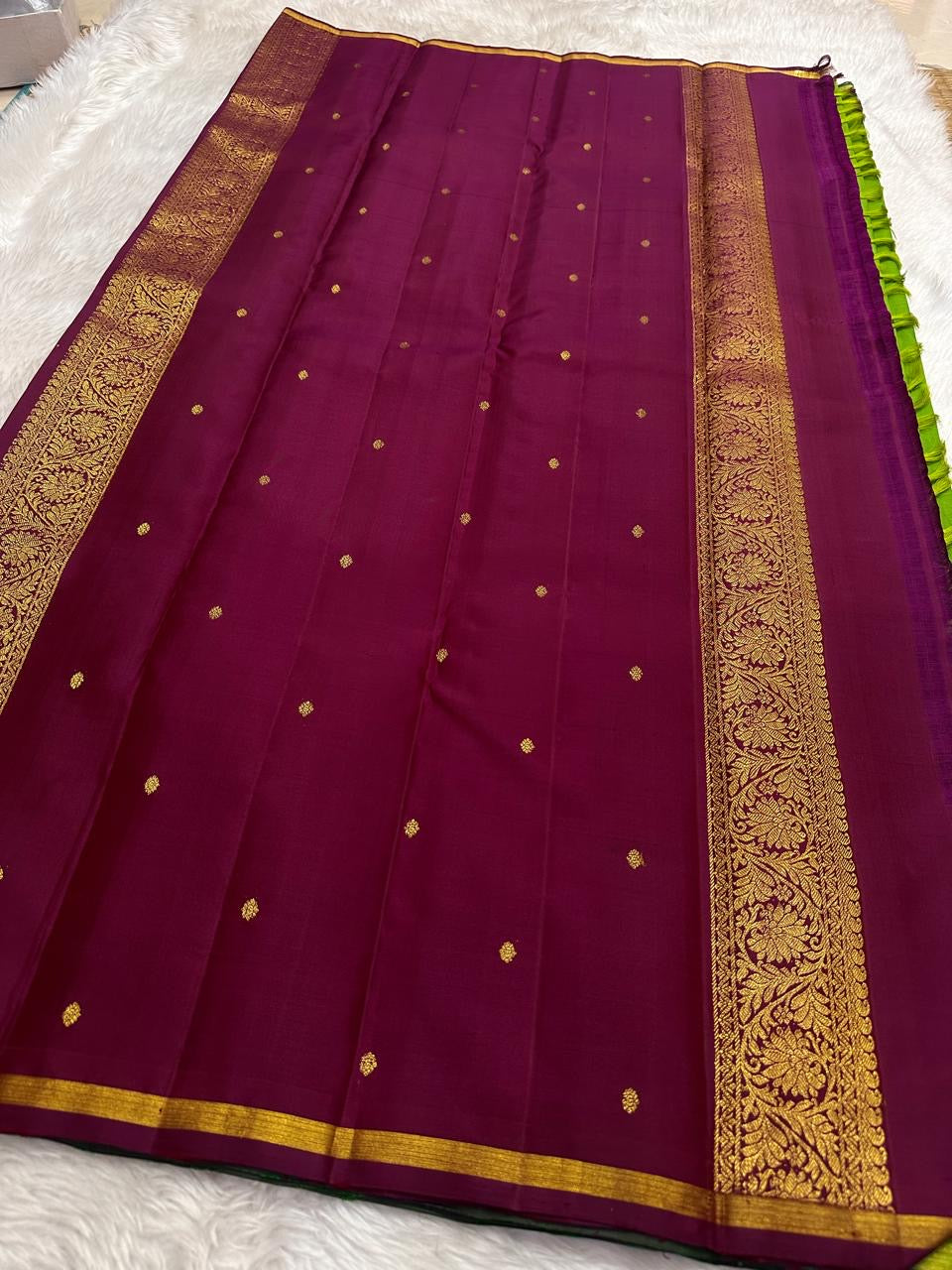 Fresh Green Kancheepuram Saree — pallu detail with petite zari border