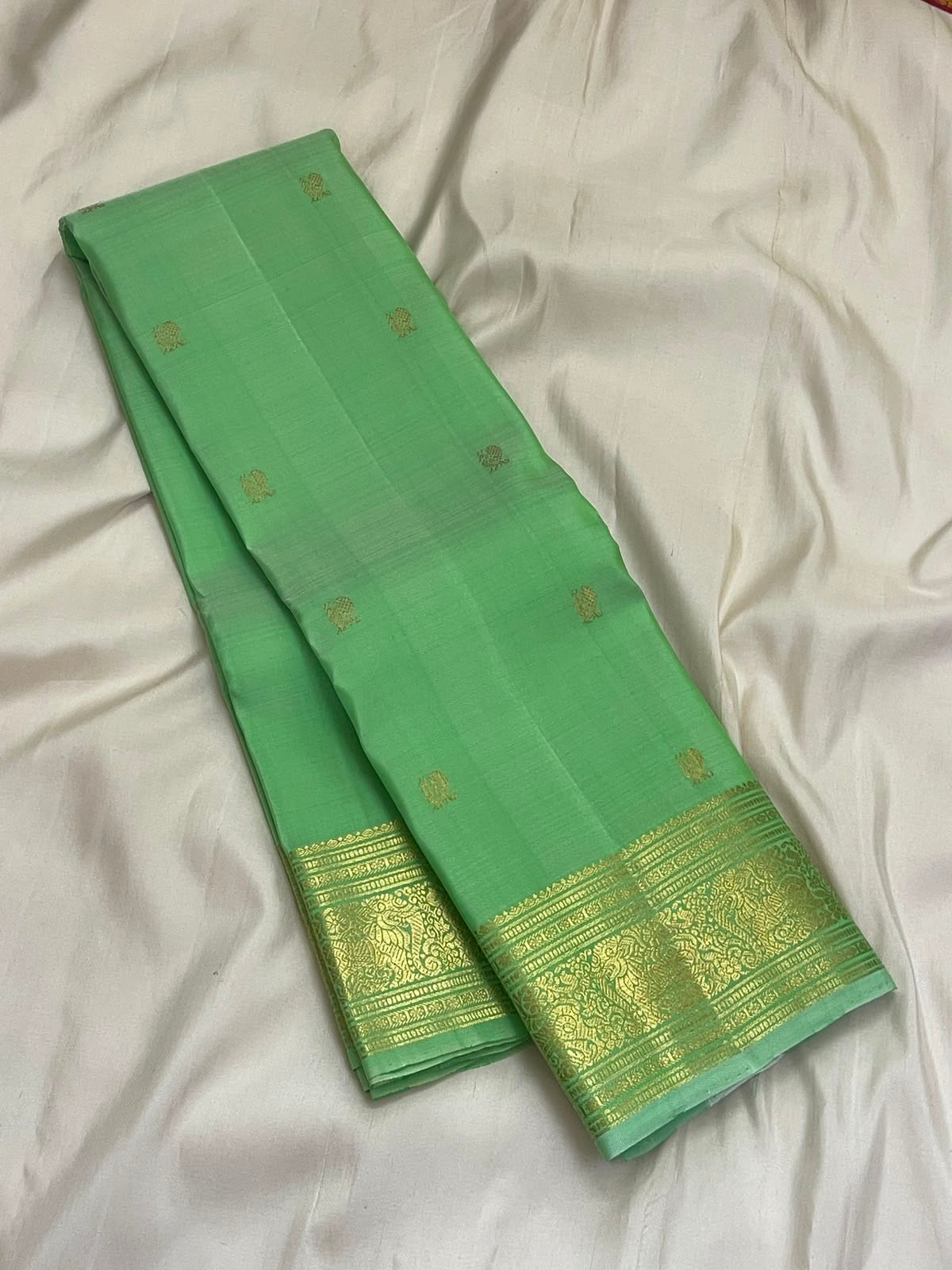 Fresh Pistachio Green Kancheepuram silk saree, border close-up detail — Idam Living