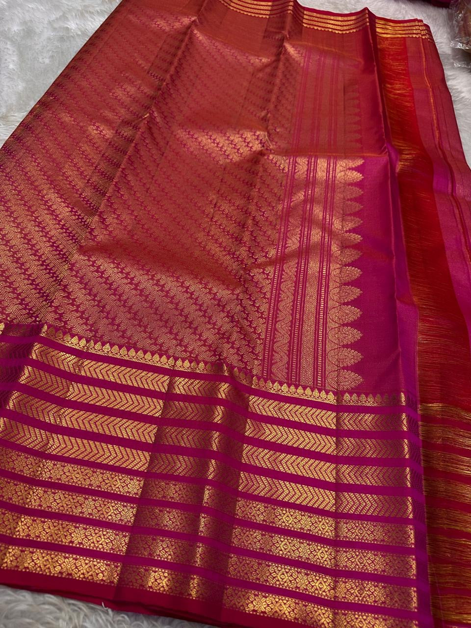 Chevron floral gold zari rows on fuchsia pink Kanjeevaram pure silk saree border — Idam Living