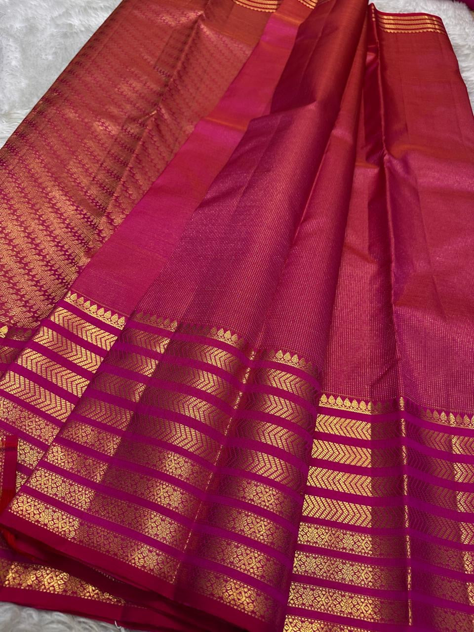 Varisaipet pallu on fuchsia pink handwoven Kanchipuram pure silk saree — Idam Living