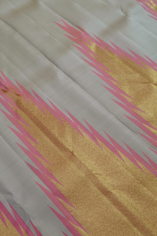 Ettukol weave detail on gold Kanjipuram silk saree