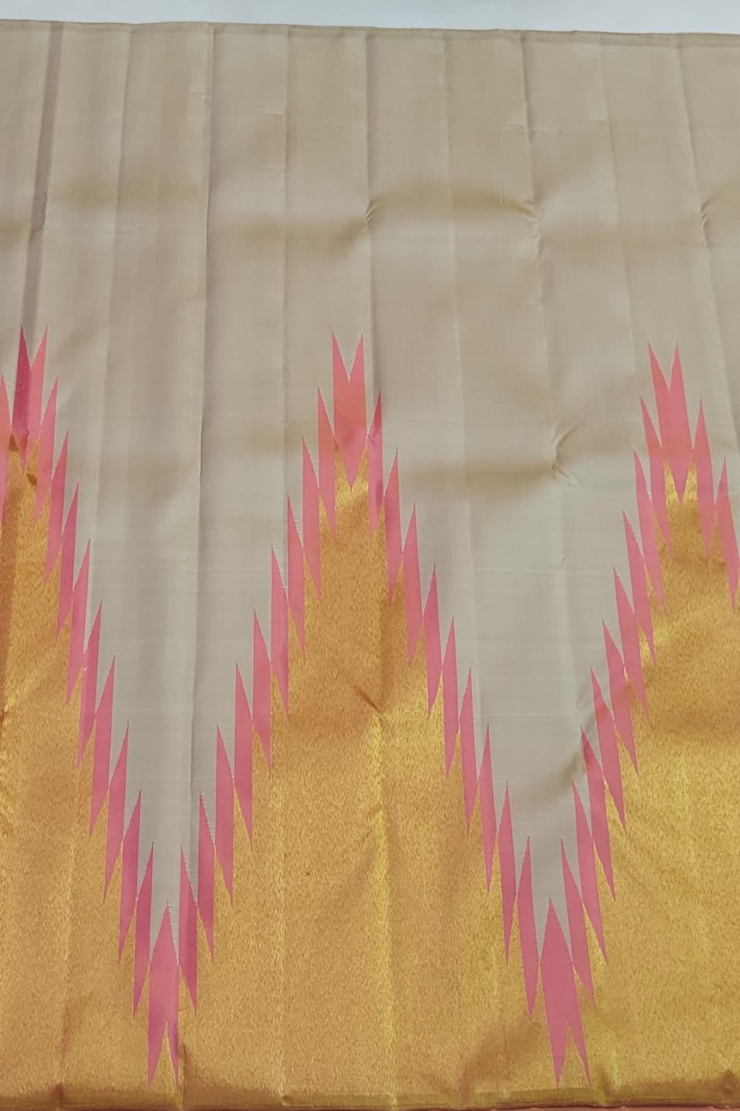 Gold Handwoven Pure Silk Kanjipuram Saree with Ettukol Weave and Beige Border