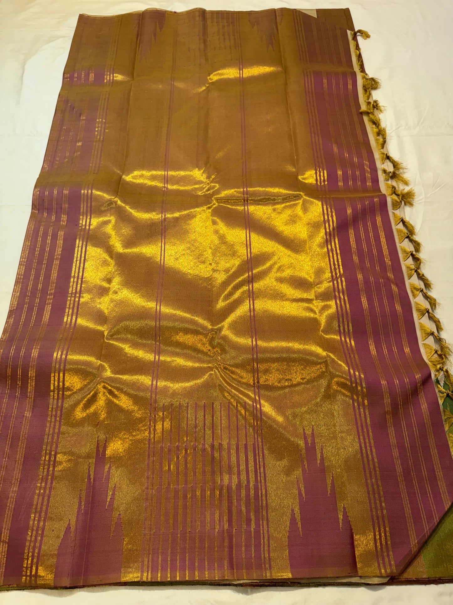 Seepu reku horizontal lines on golden ivory Kancheepuram pure silk saree body — Idam Living