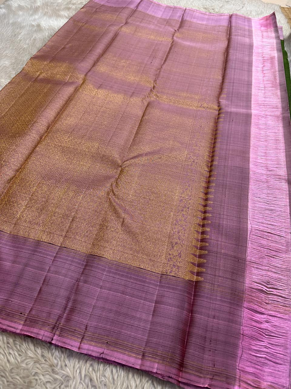 green kattam silk pleats with lavender border detail pure kanchipuram silk saree
