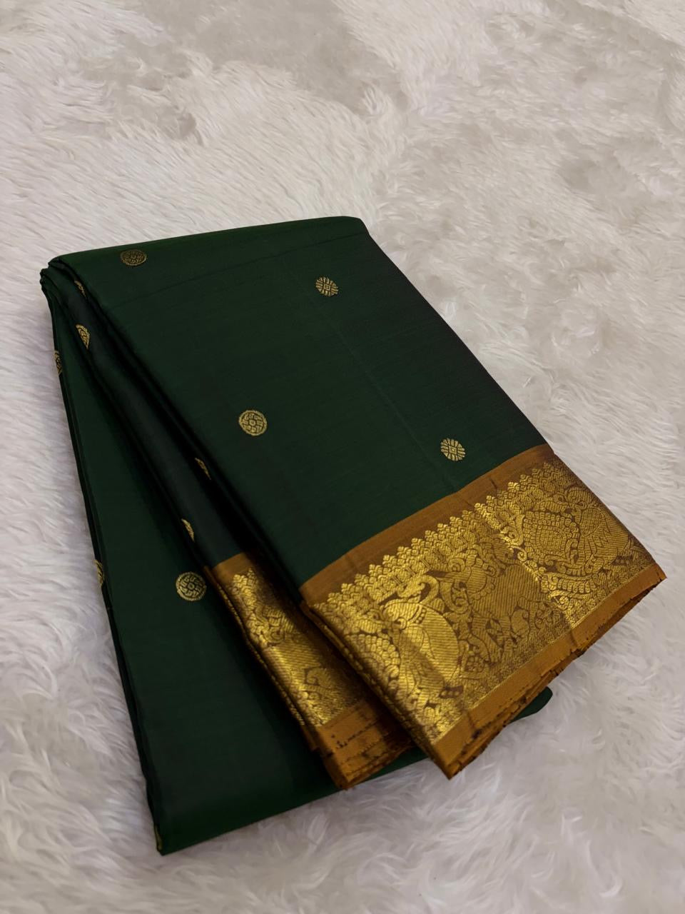 Emerald green handloom pure silk saree with gold zari display – Idam Living
