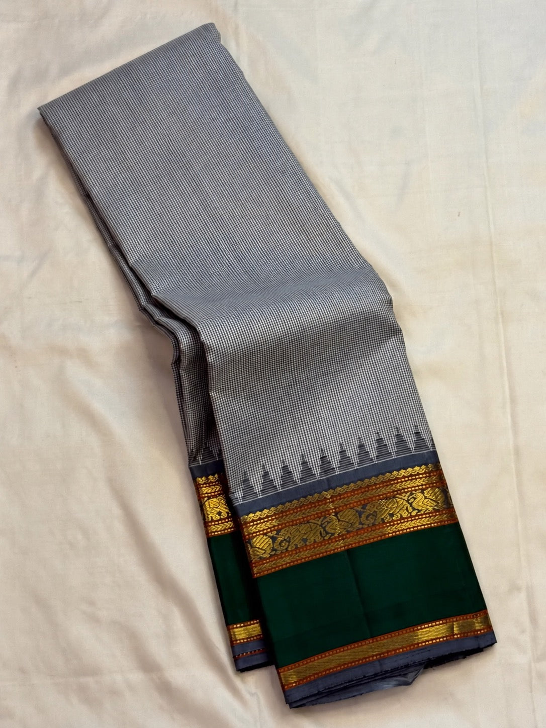 Grey micro-check Kanchi Kattam pure silk saree body, close view