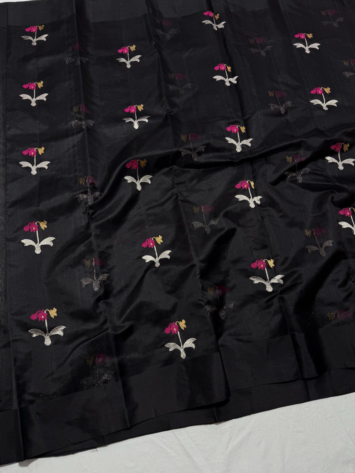 Handloom black floral silk Chanderi saree