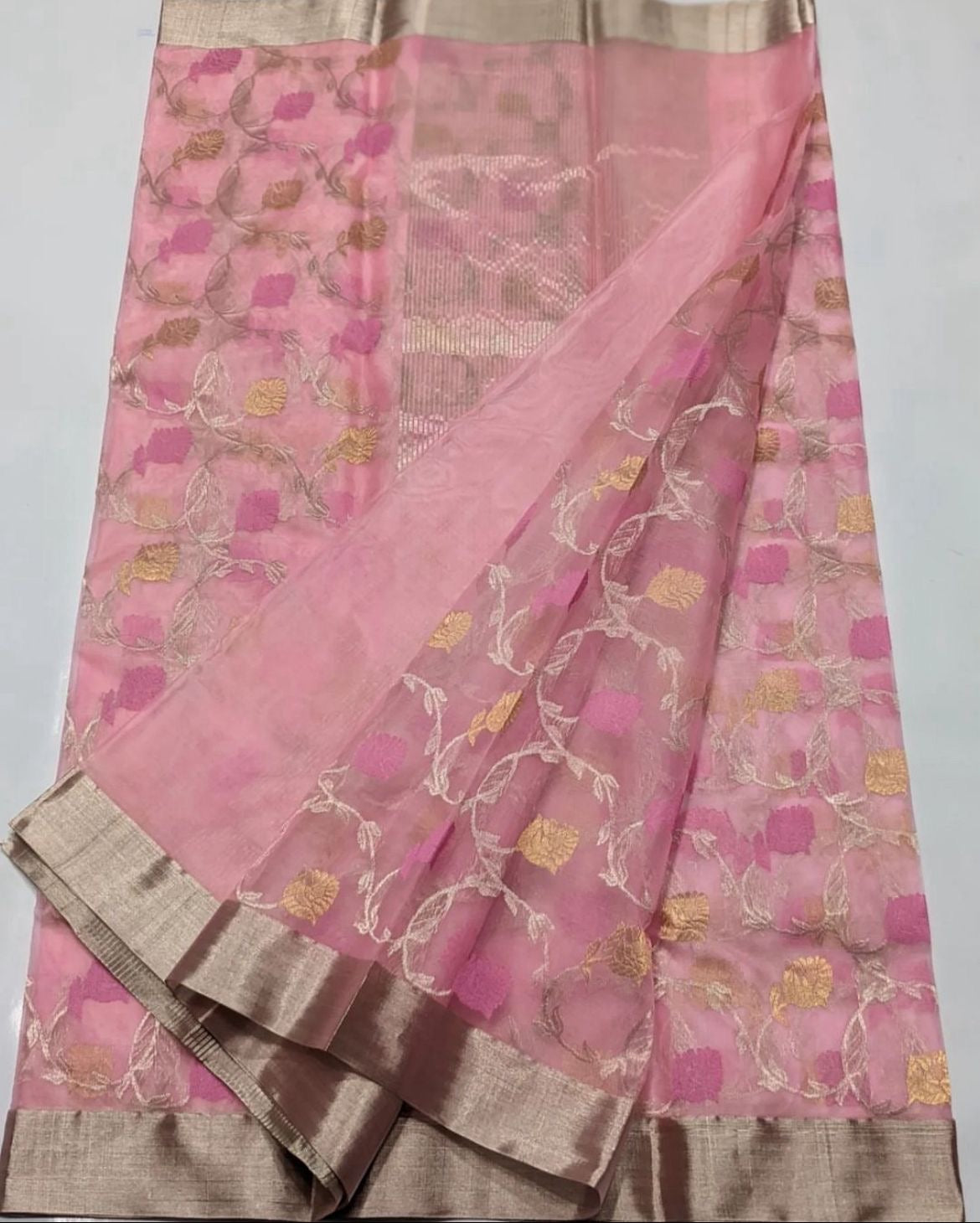 Pink Chanderi saree with flowing metallic vine pattern