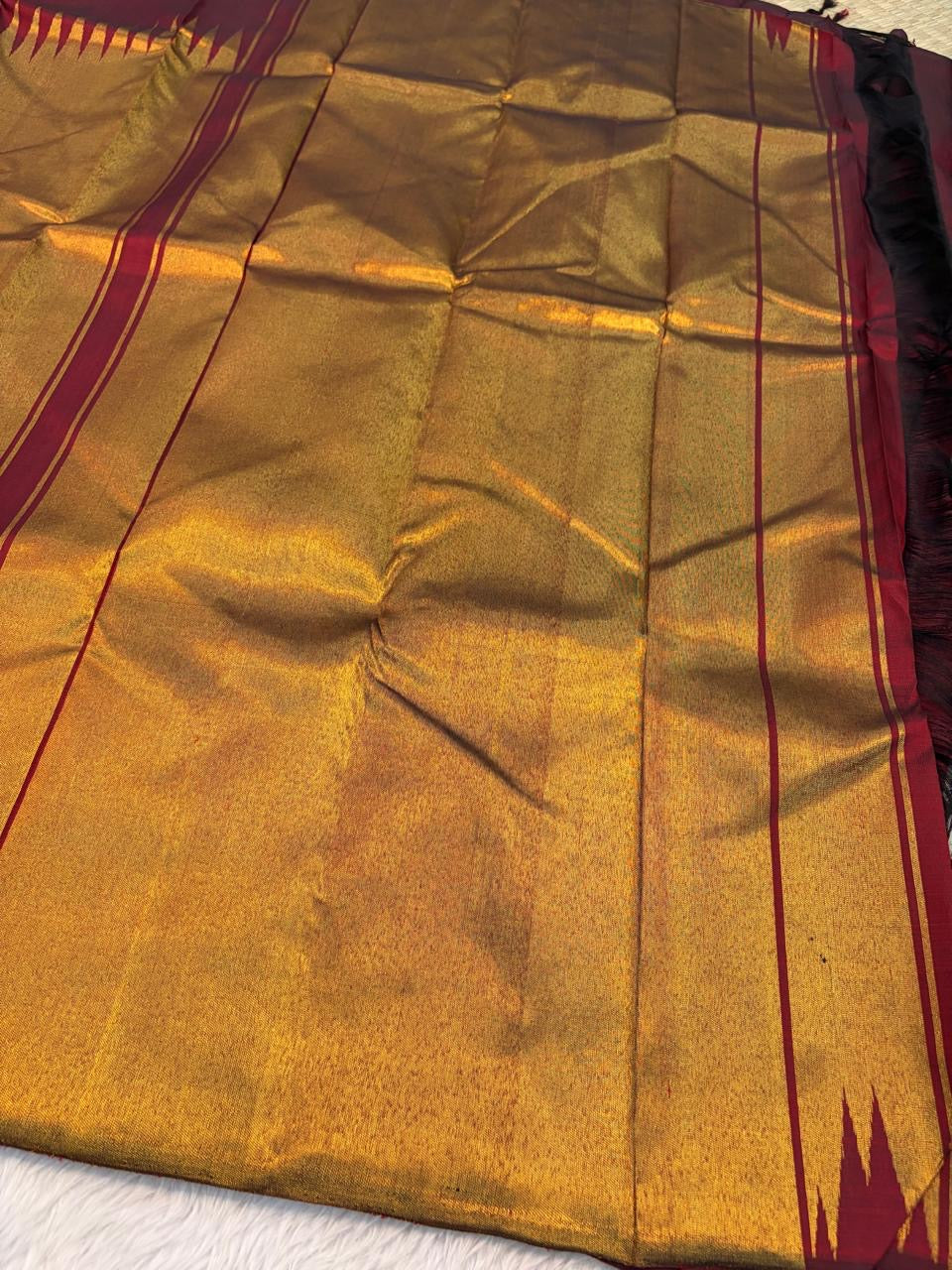 Arakku Red and Antique Gold Handwoven Pure Silk Kanjeevaram Saree with Ettukol Border
