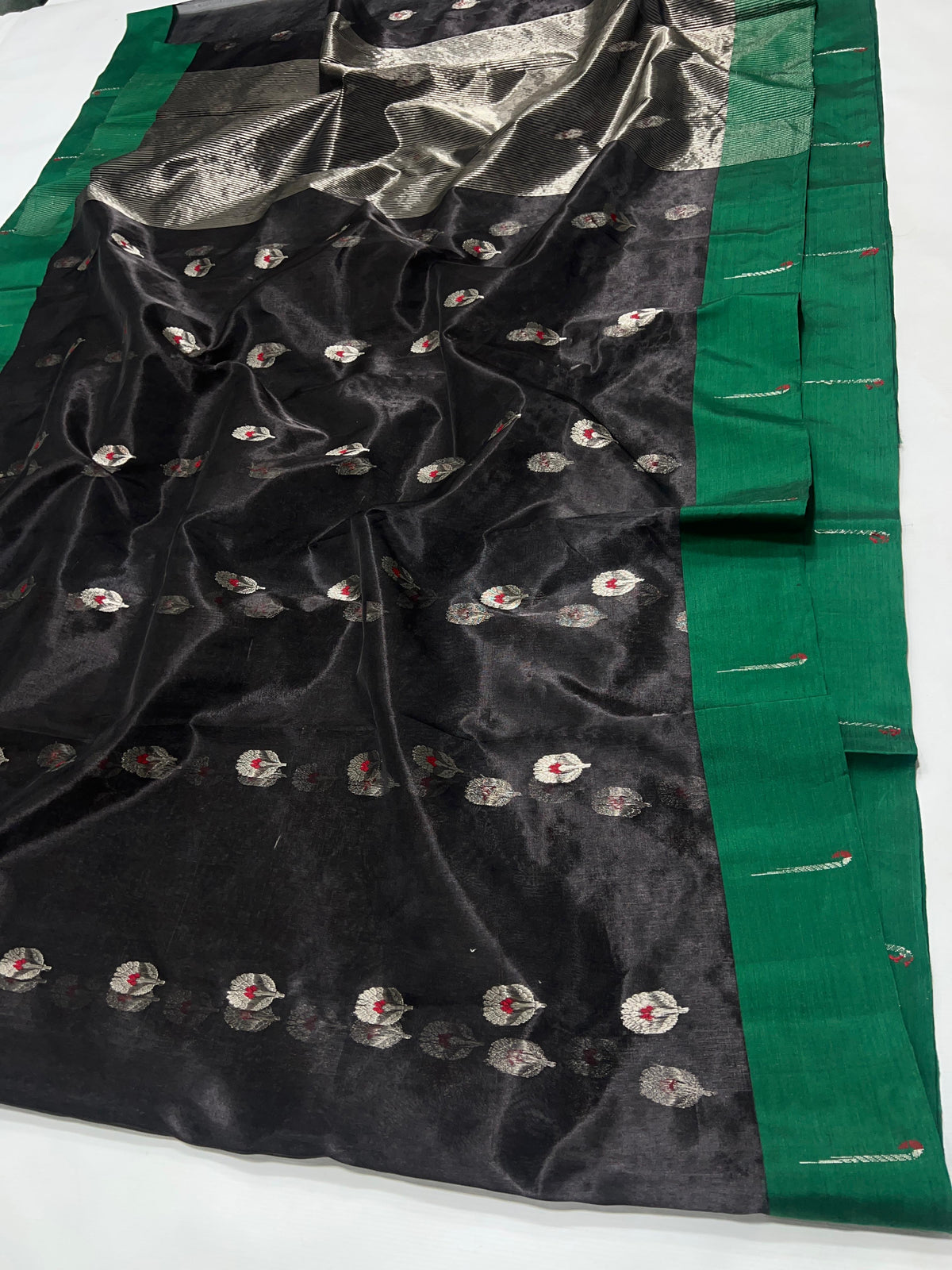 Chanderi Tissue Silk saree with silver-toned jari weaving