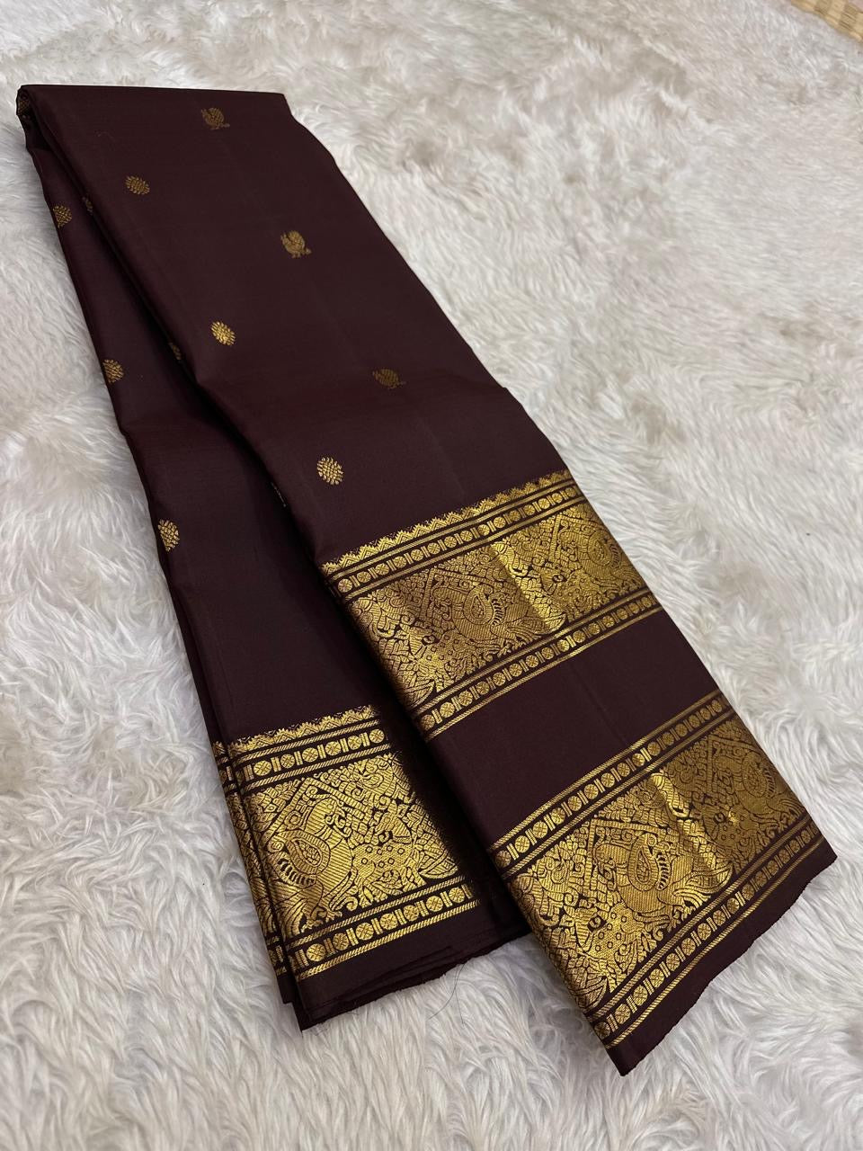 Handwoven Deep Cocoa Brown Kanchipuram saree Kamalam Mayil butta detail