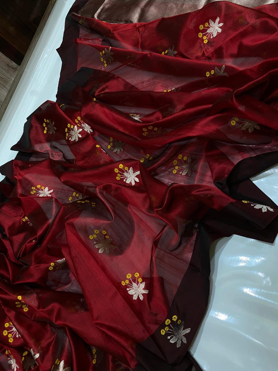 Pattu Silk Chanderi saree with dark contrast border