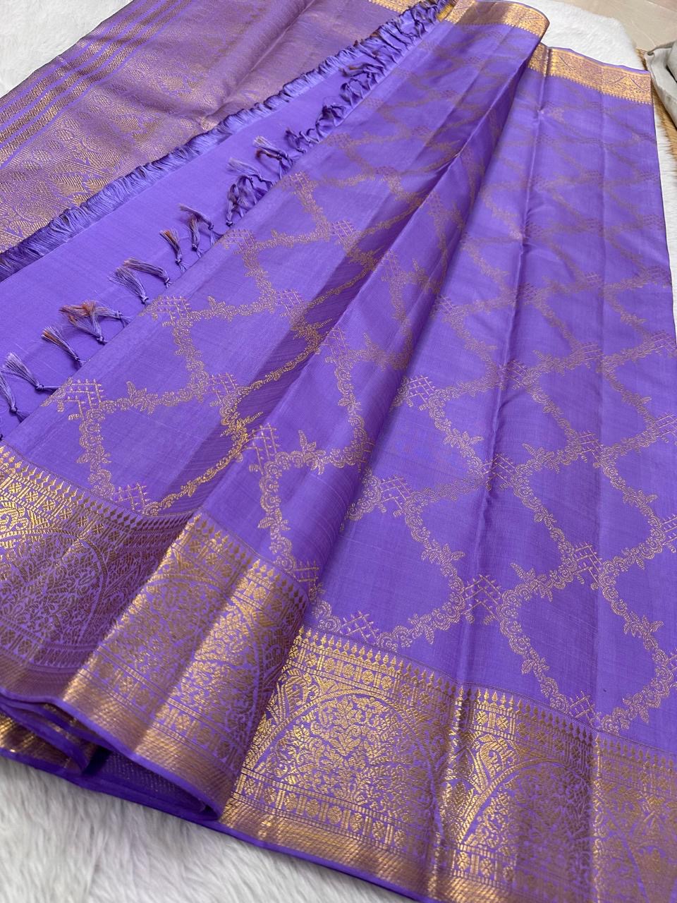 Kathiripoo Purple Floral Trellis pure silk Kanchipuram saree, full saree, showing soft flower-purple, lilac and lavender with warm golden zari