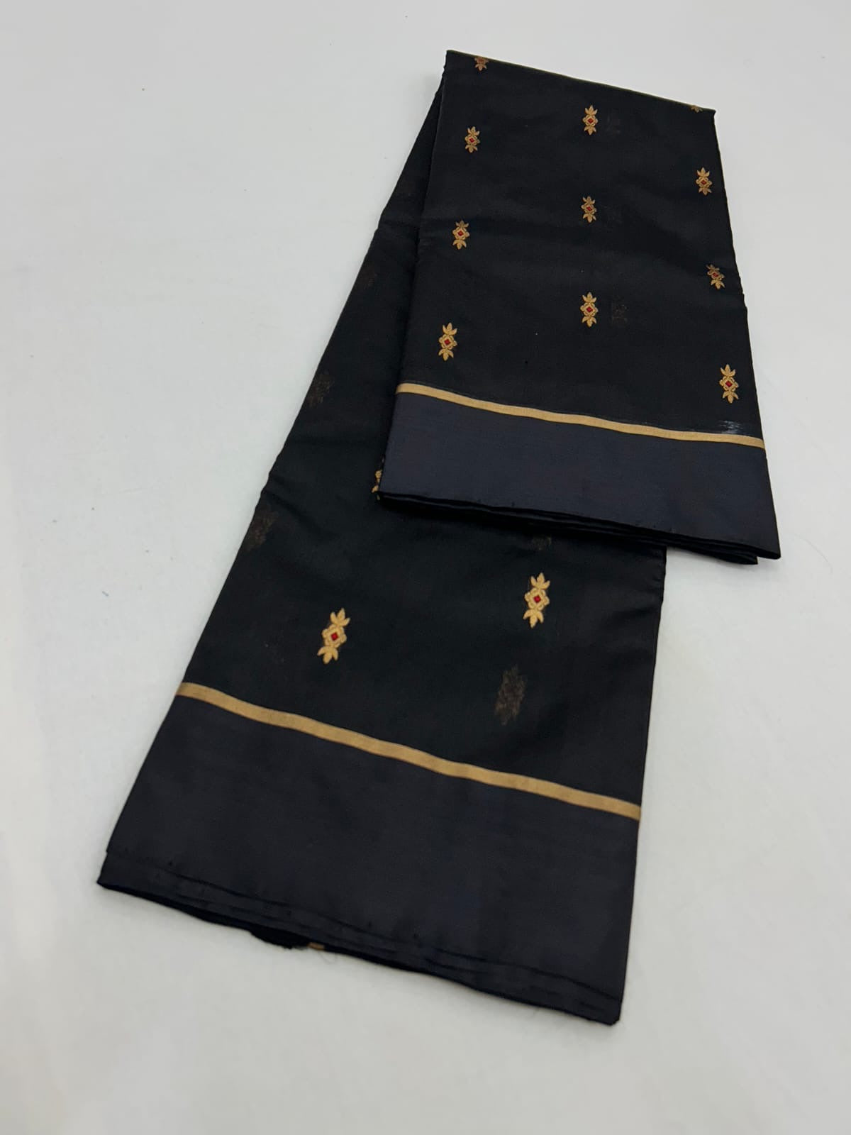 Handwoven midnight black Pattu Silk Chanderi saree