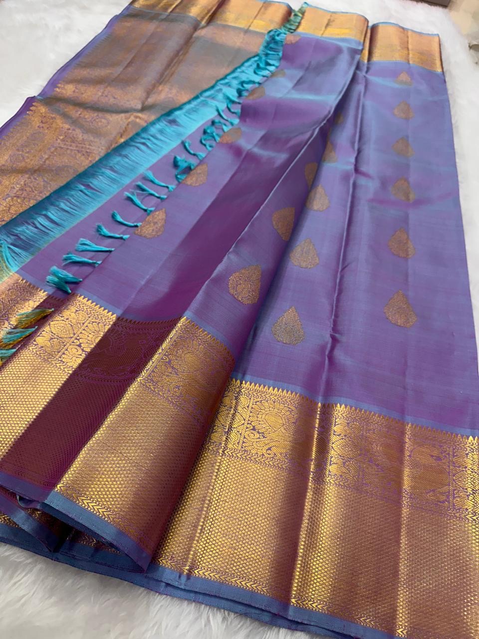 Iridescent Lavender Blue pure silk Kancheepuram saree, Butta weave with Antique Gold Zari border — pallu detail