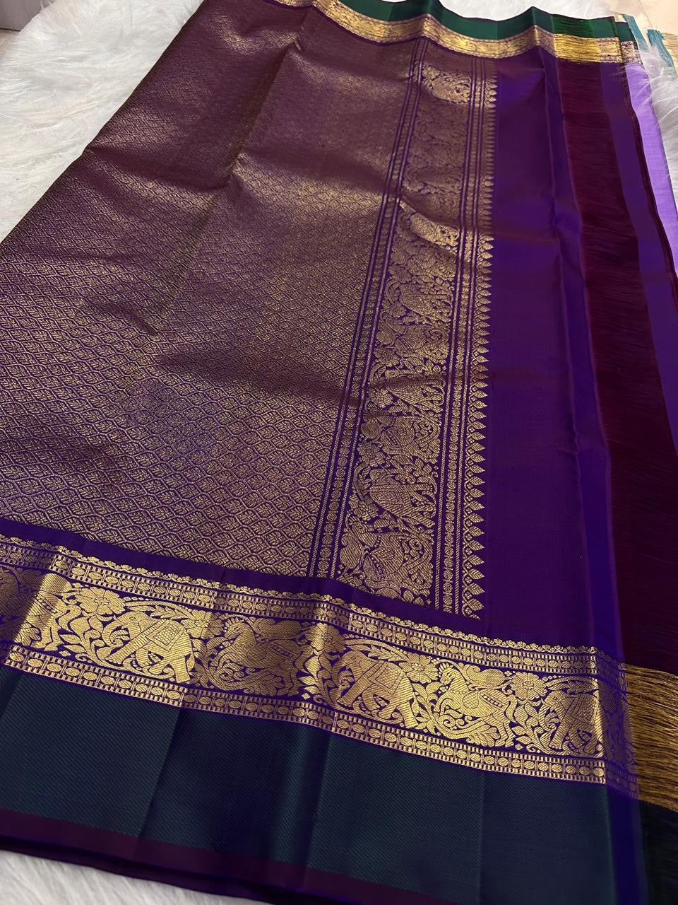 Orchid Lavender pure silk Kanjeevaram saree, Butta weave with Deep Purple border — additional detail view