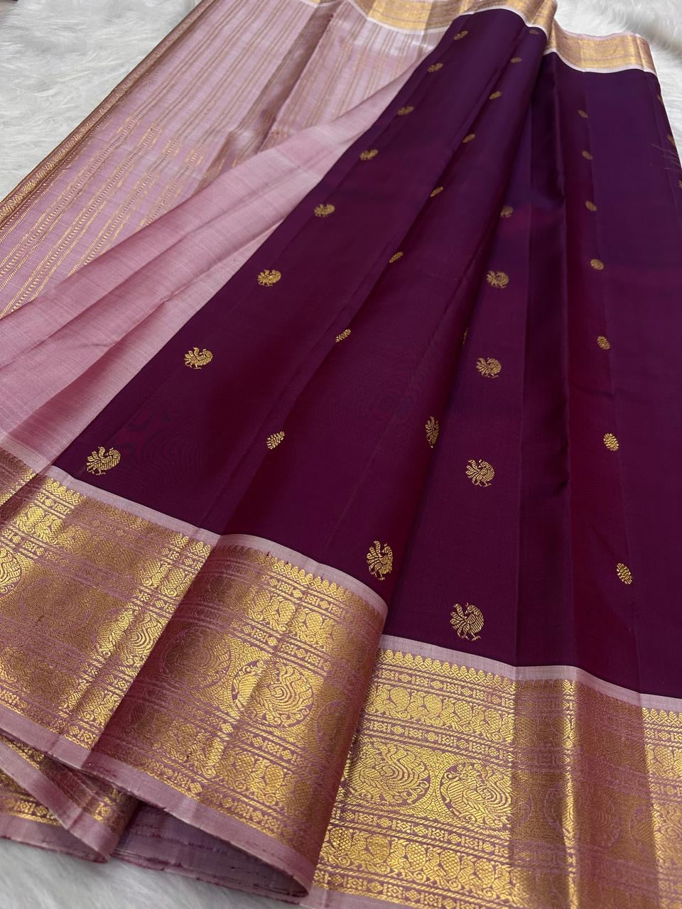 Handwoven Mayil Kamalam Pure Silk KanchiPattu saree body detail
