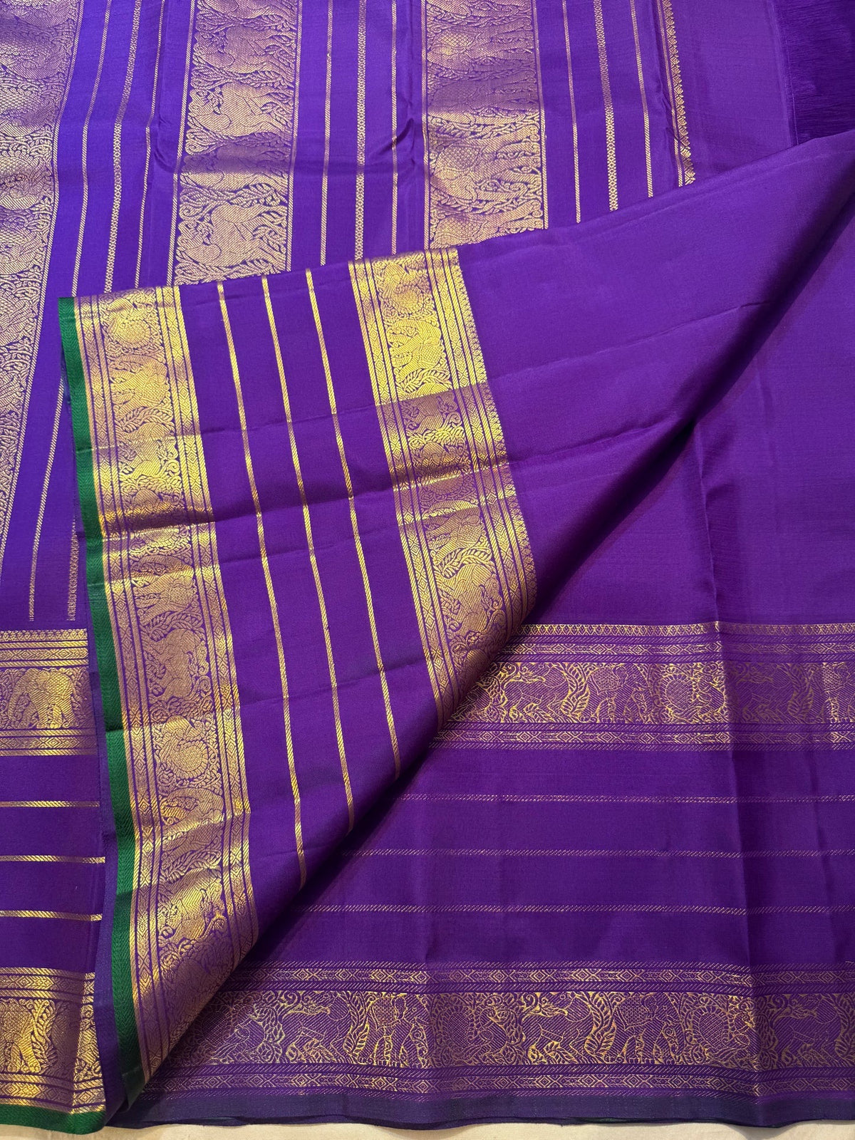 Royal Purple Handwoven Pure Silk Kanjeevaram Varisaipet Saree with Green Selvedge and Gold Zari