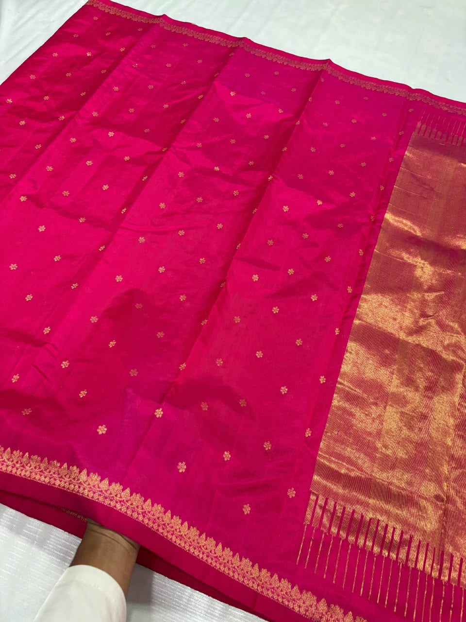 Handwoven rani-pink Chanderi silk saree with gold pallu