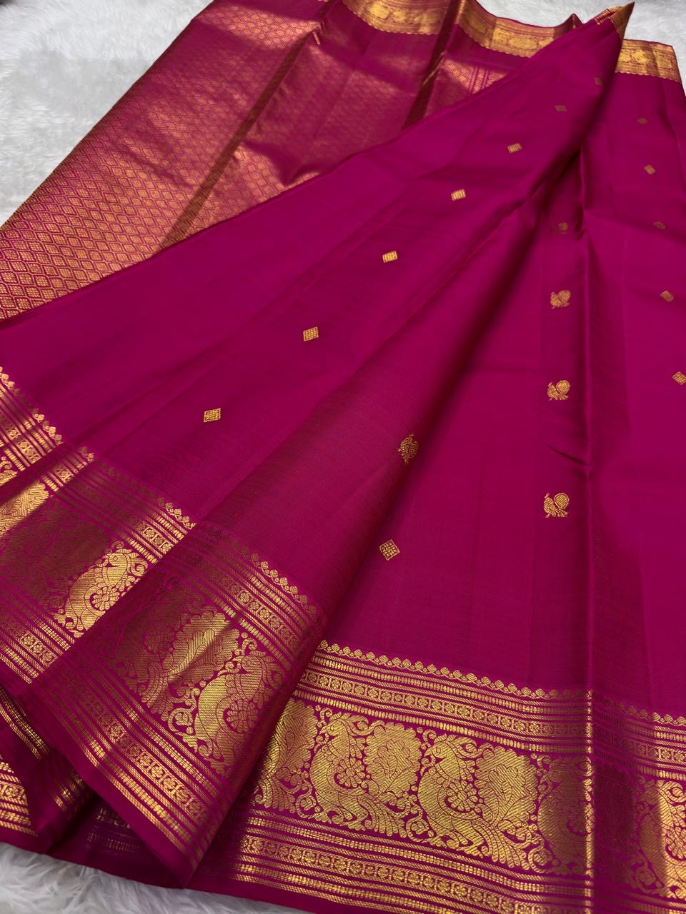 Raspberry Pink Handwoven Pure Silk Kancheepuram Saree with Dark Contrast Korvai Zari Border
