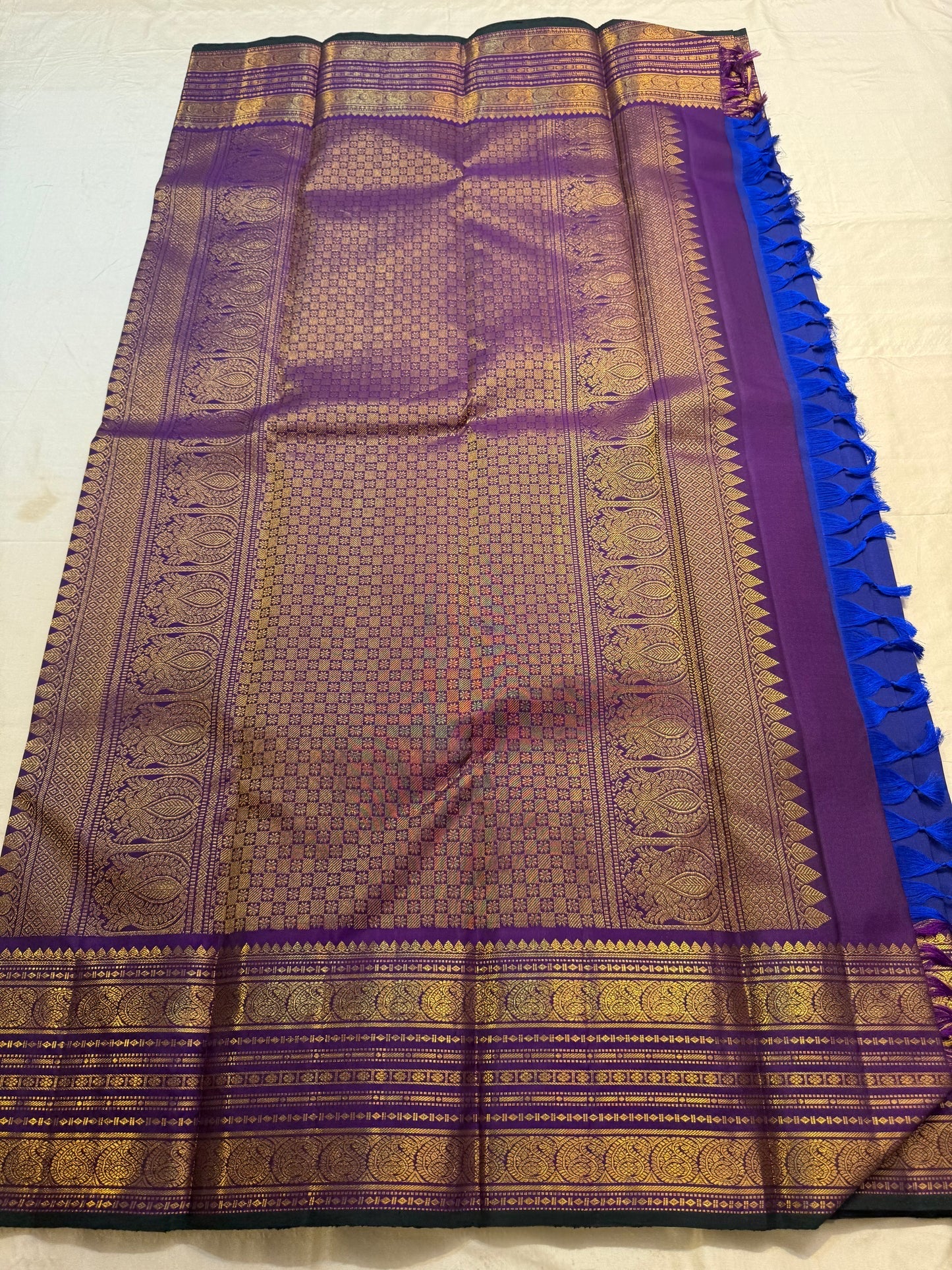 Handwoven royal blue Kanchi Pattu silk saree detail, Silk Mark certified