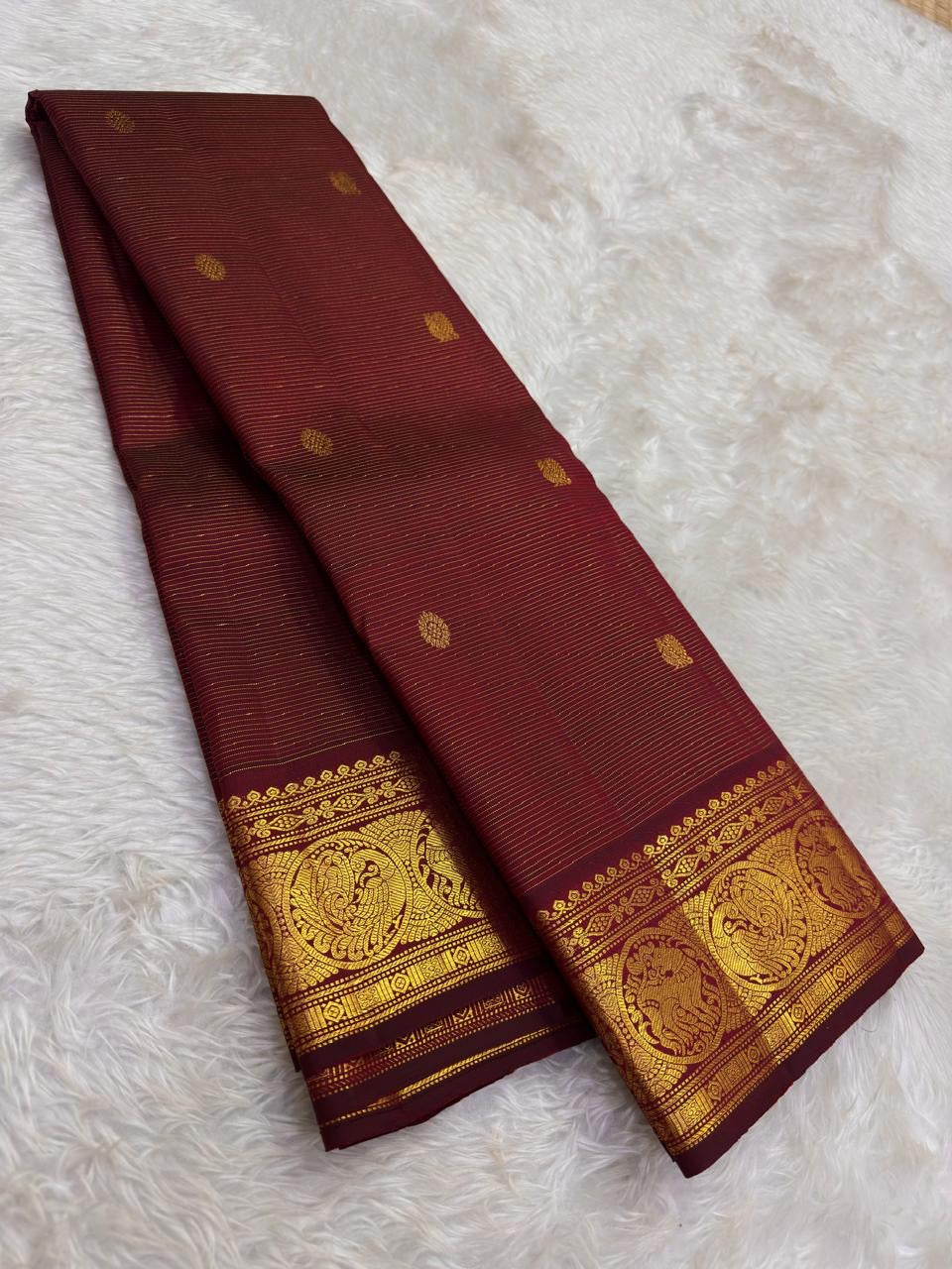 Deep Burgundy pure silk Kancheepuram saree — vairaoosi close-up