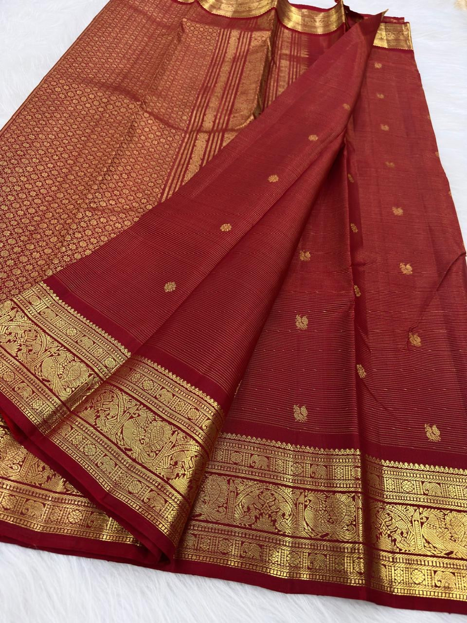 Vermilion Red pure silk Kanchipuram saree — vairaoosi weave