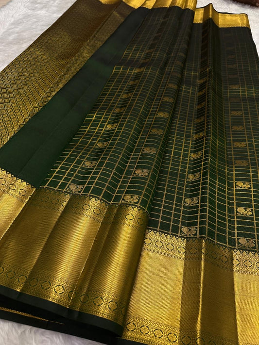 Hunter green handwoven pure silk Kanjivaram saree with Zari Kattam Gandaberunda Butta and Varisaipet border — Idam Living