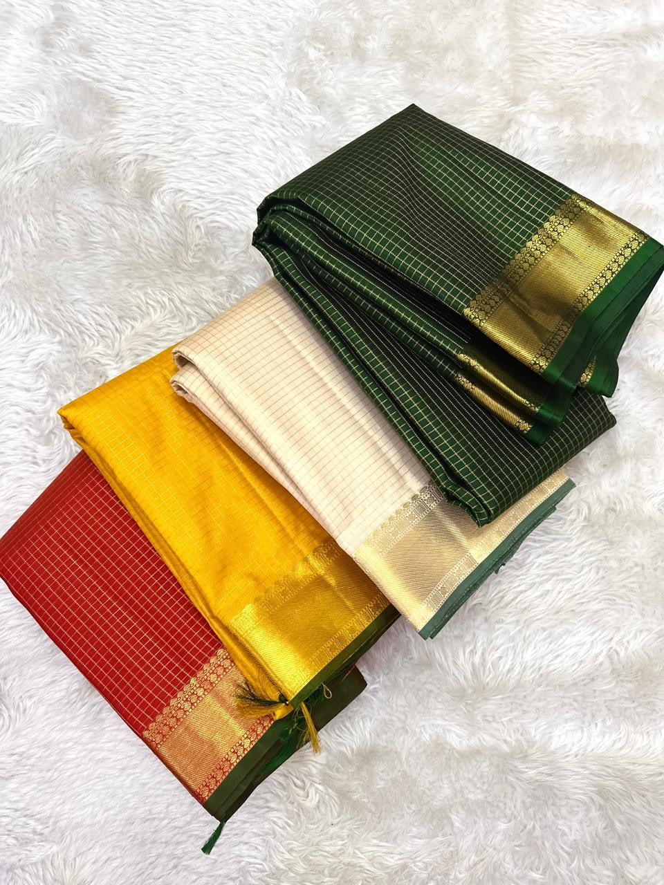 Hunter Green Handwoven Pure Silk Kanjipuram Saree with Zari Kattam Body and Gold Zari Border