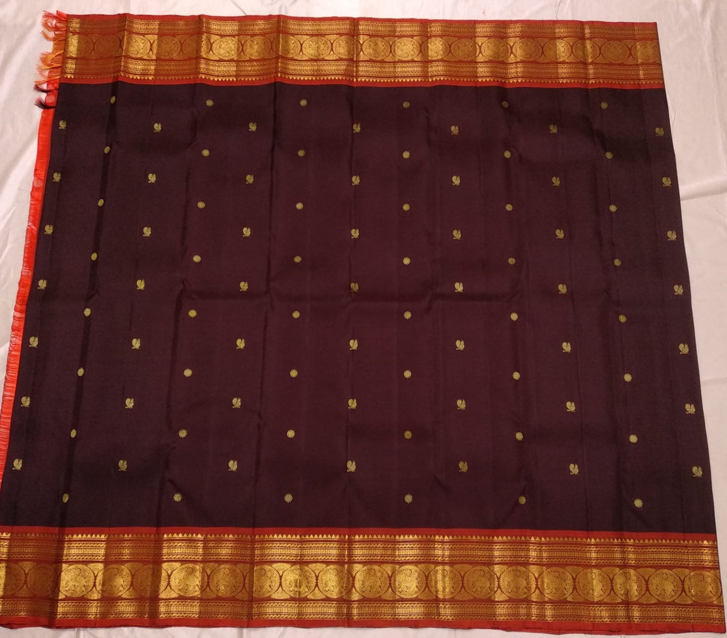 Paaku Brown and Vermillion Red Kanchipuram Silk Saree – Korvai Zari Border Closeup