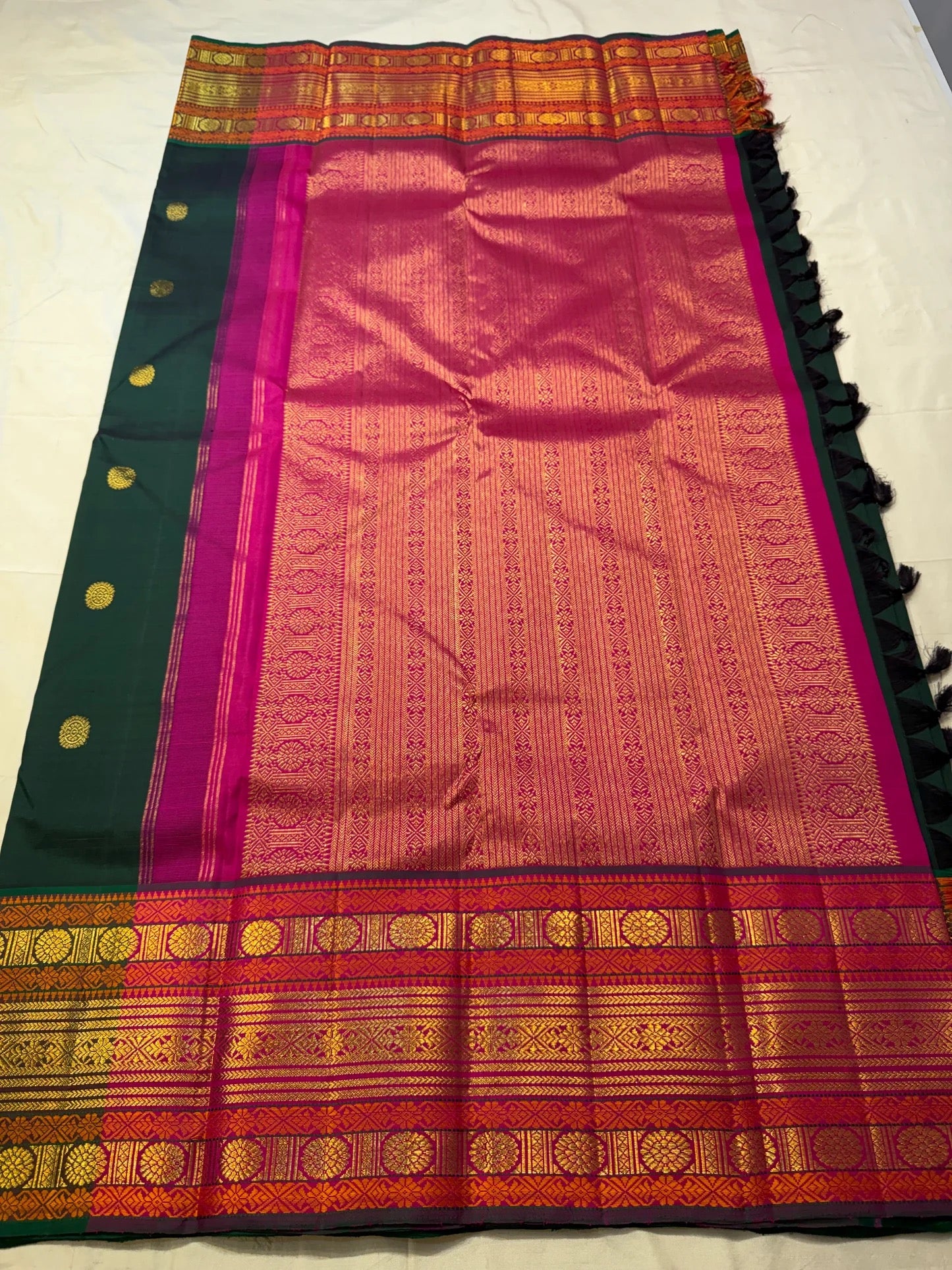 Deep Bottle Green and Amber Kanchipuram Silk Saree – Amber Silk Thread Border Closeup
