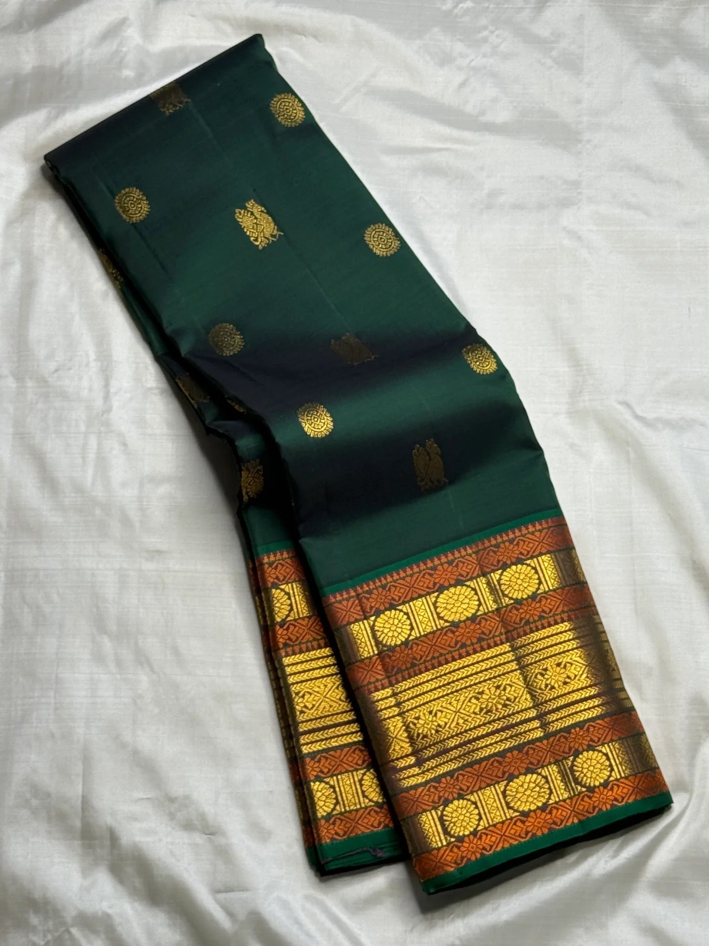Deep Bottle Green and Amber Kanchipuram Silk Saree – Varisaipet Border Detail