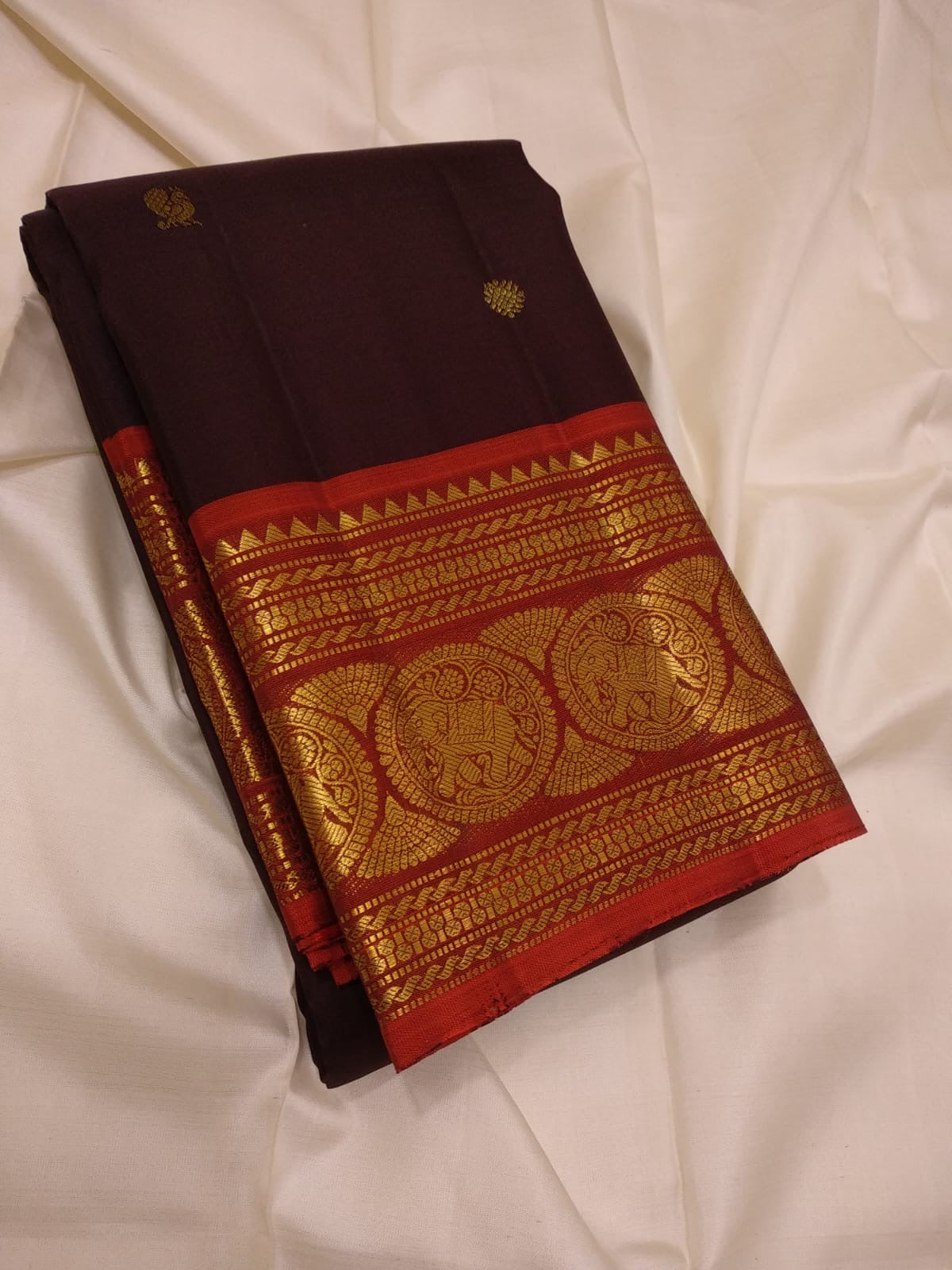 Paaku Brown and Vermillion Red Kanchipuram Silk Saree – Traditional Zari Weaving