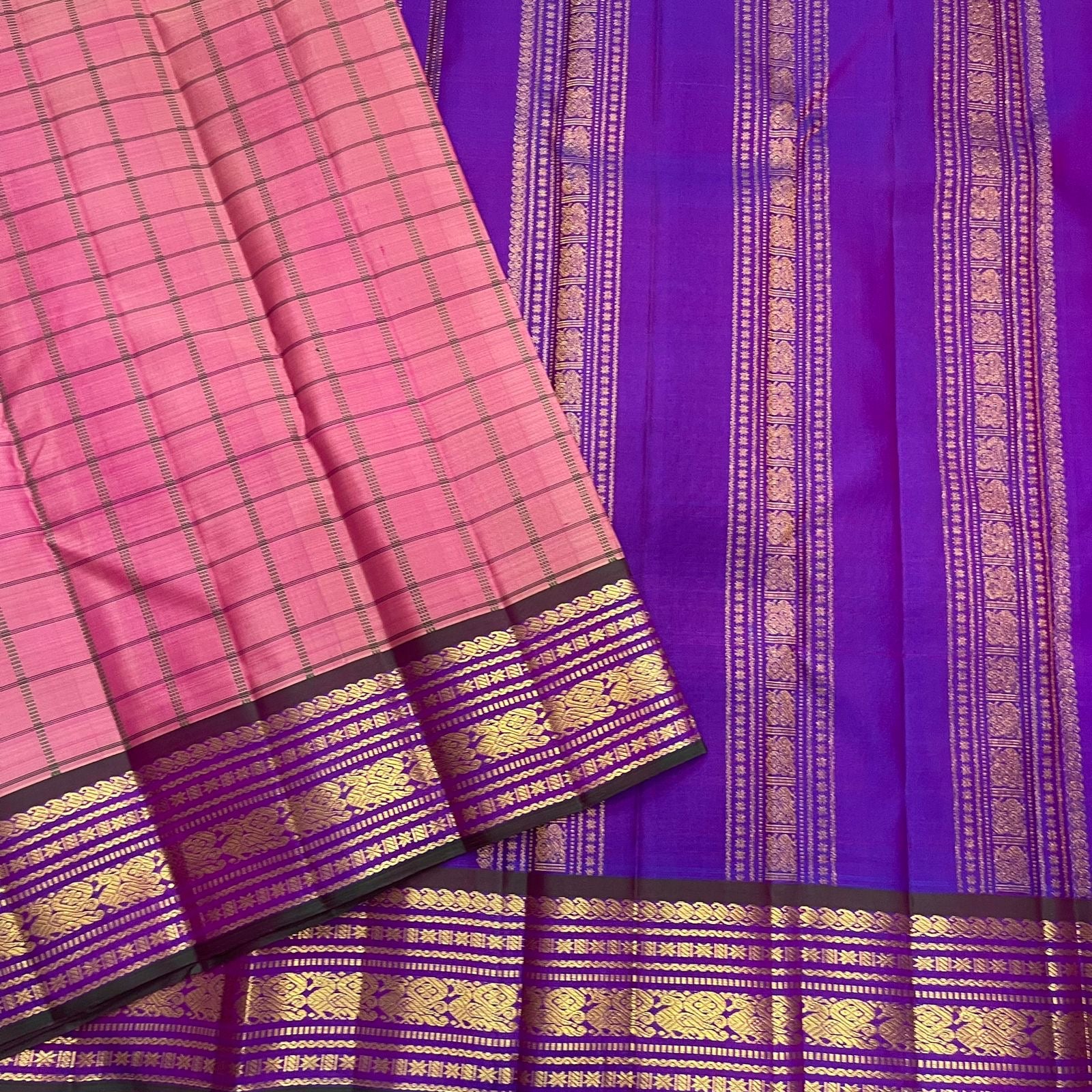 3. Pure Kanchipuram silk saree pink body with orchid purple border kanchi kattam checks border detail
