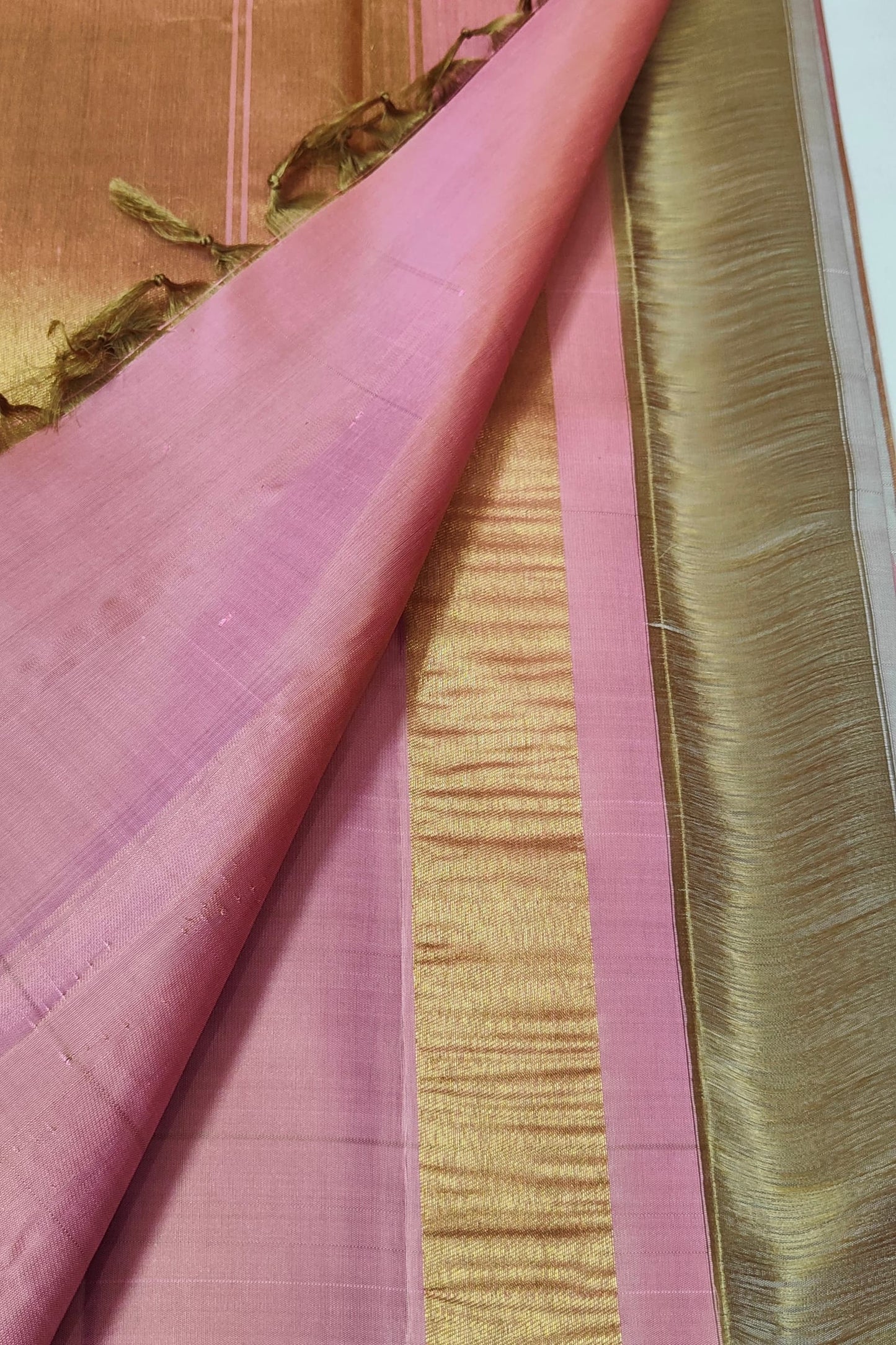 Ivory handwoven pure silk Kancheepuram saree with Ettukol weave and antique gold pallu — Idam Living