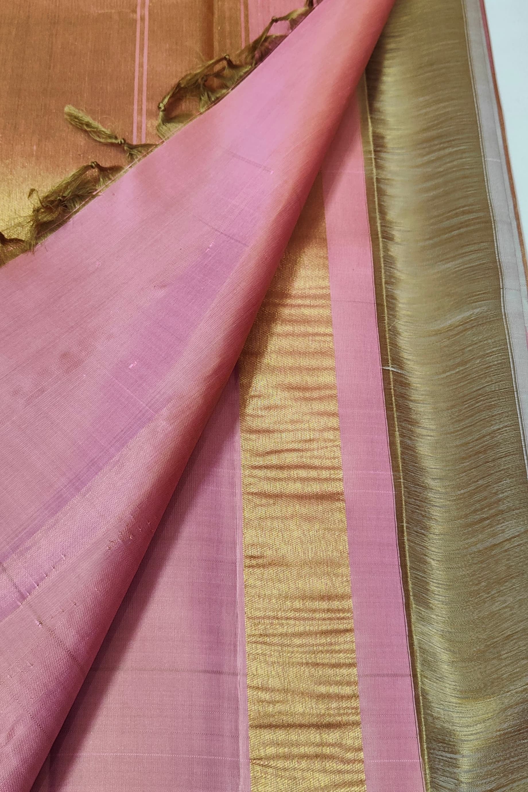 Ivory handwoven pure silk Kancheepuram saree with Ettukol weave and antique gold pallu — Idam Living