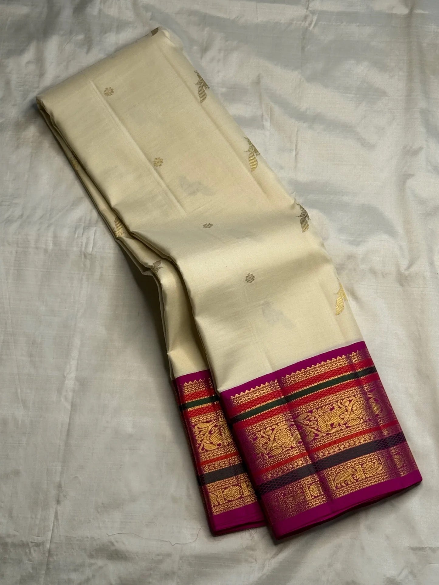 Ivory and Gold Handwoven Pure Silk Kanchipuram Saree with Magenta Varisaipet Border